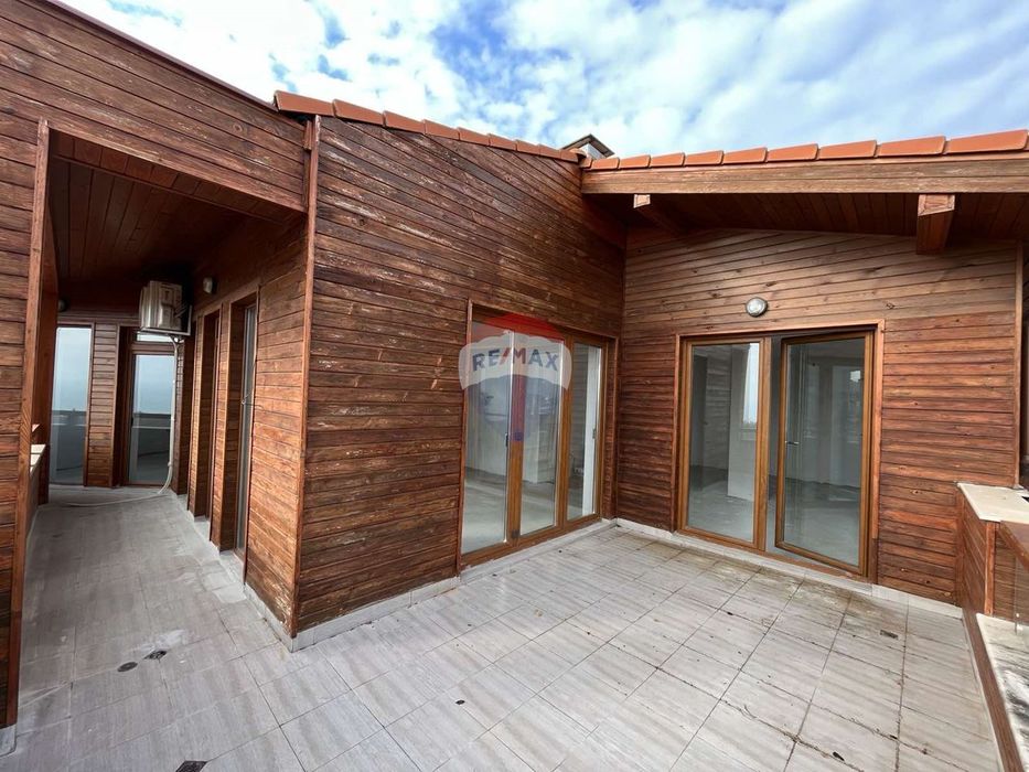 Продава се Тристаен апартамент в Балчик - 214 кв.м за 727 €/кв.м - Снимка #9