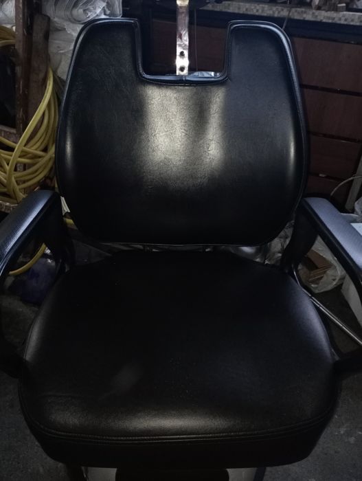 2 Броя Бръснарски столове