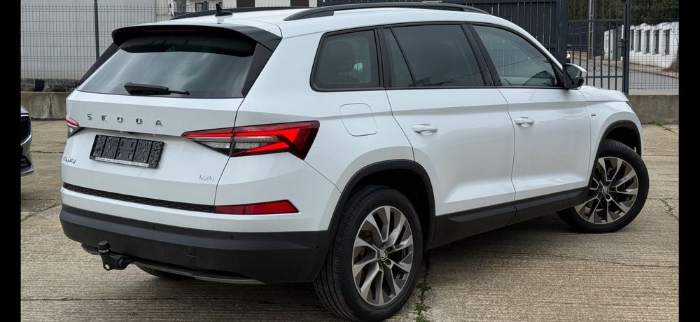 Skoda Kodiaq Style 2022 2.0 E6 200CP Automat 4x4 Ful Led Virtual Camera Distronic Line Side Asist Impecabila