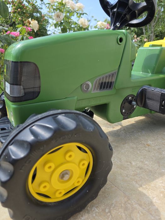 Tractor copii Rolly Kid John Deere cu cupă și remorca