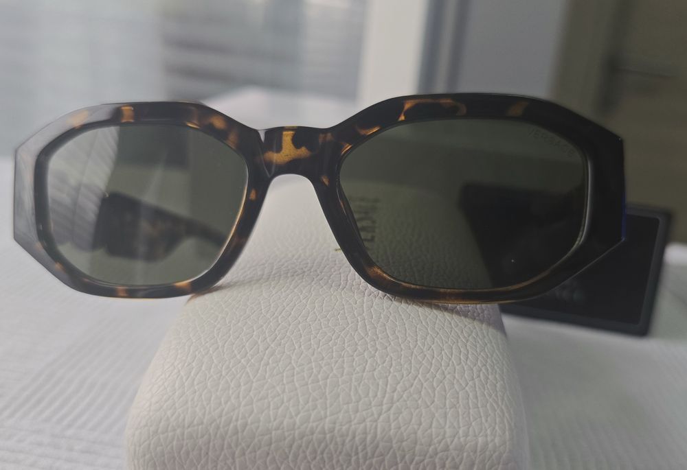 Ochelari de soare Versace. Transport Gratuit