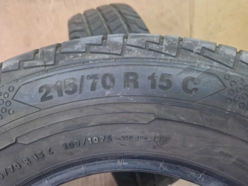 2 Continental R15 C 215/70/ 
летни бусови гуми DOT1822