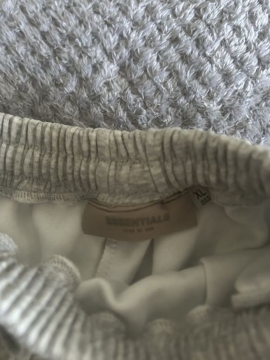 Pantaloni essentals