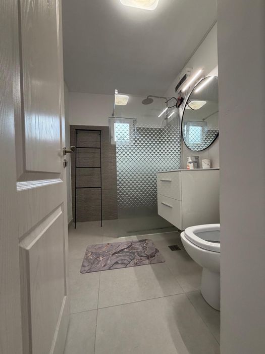 Închirez apartament cu 2 camere, zona Sebastian