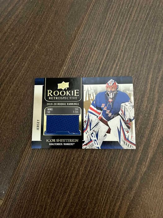 Автограф от Jonathan Toews (хокей на лед) + албум и карти