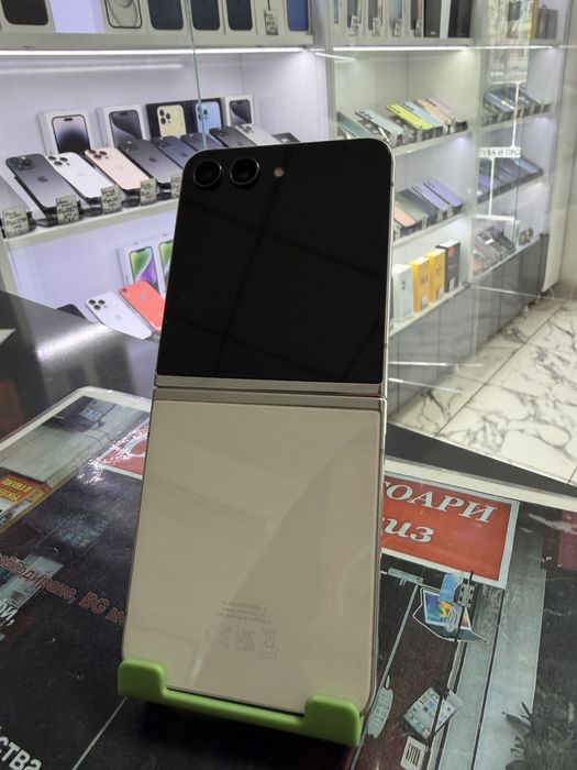 Samsung  Galaxy Z flip 5 256Gb