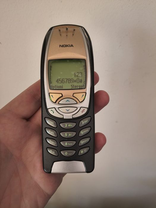 Nokia 6310 + charger original ( liber, impecabil, baterie Noua,lb română)