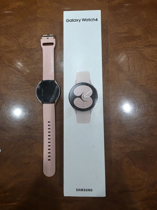 Часы Samsung Galaxy Watch 4