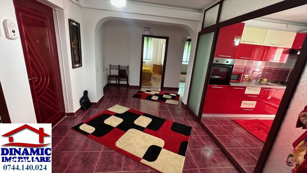 Apartament 3 camere, decomandat, 80 mp – parter înalt – 430 €/lună