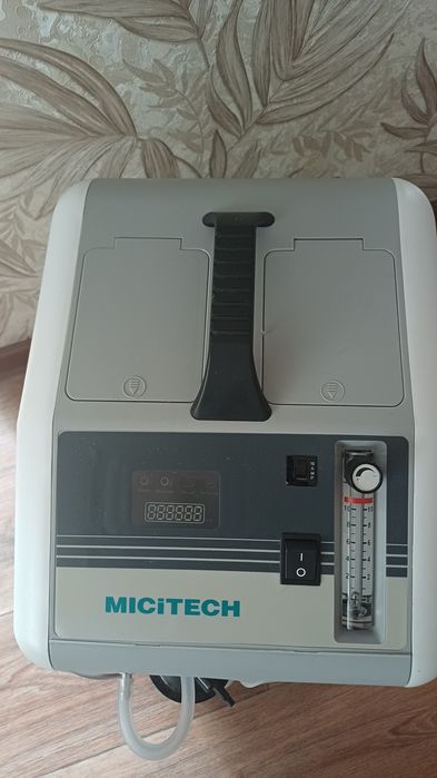 Кислородный аппарат для дыхания.