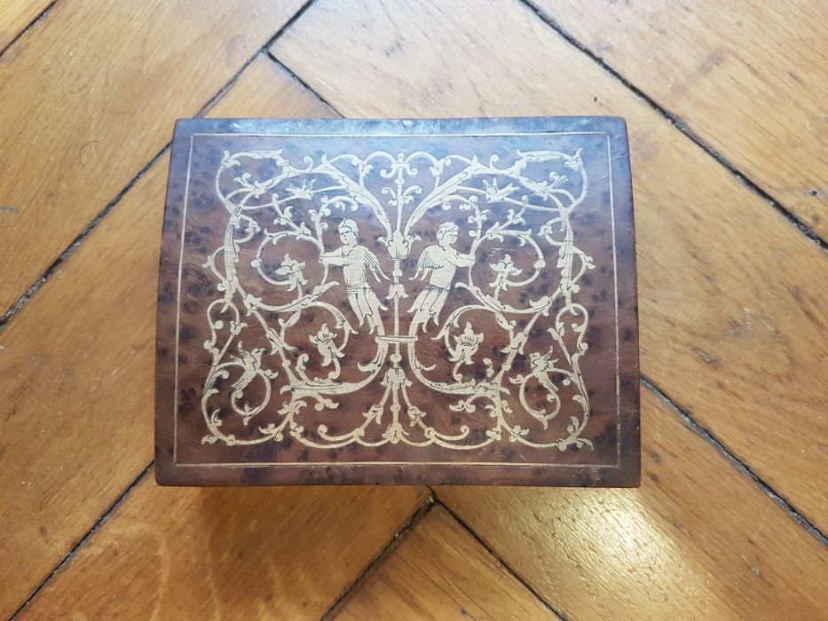 Cutie lemn italiana lucrata manual incrustatii model ingeri