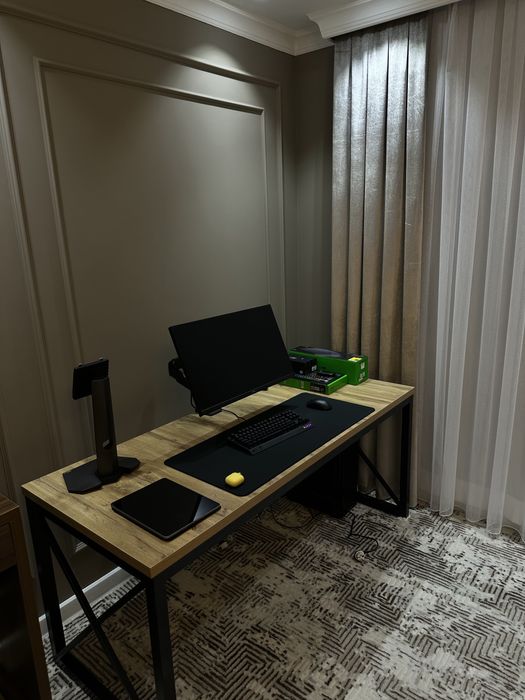 Kompyuter uchun Loft stol