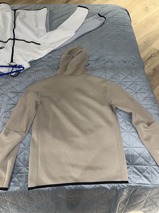 Nike Tech Fleece бежов слуичер