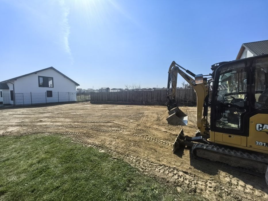 Miniexcavator de inchiriat