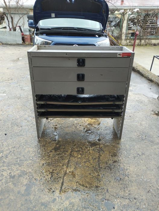 Шкаф за инструменти