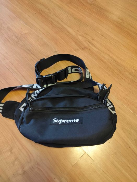 Мъжка спортна чанта тип банан Supreme