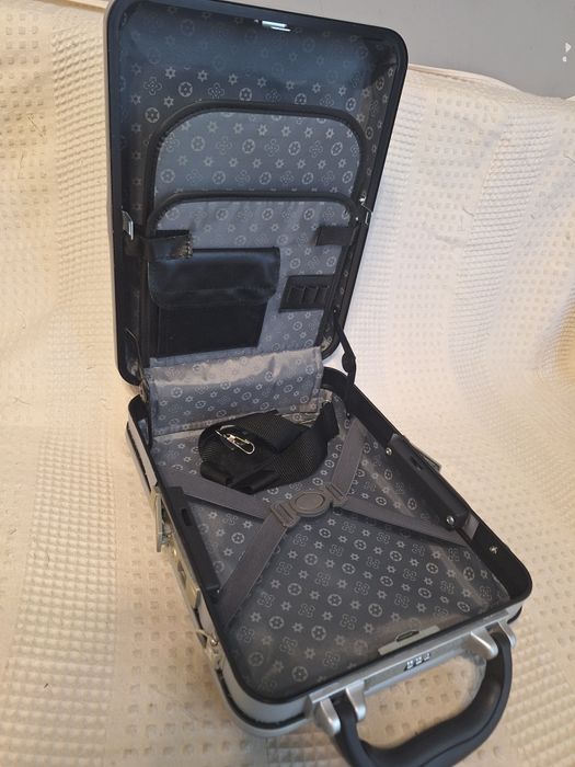 Продаётся алюминиевый кейс