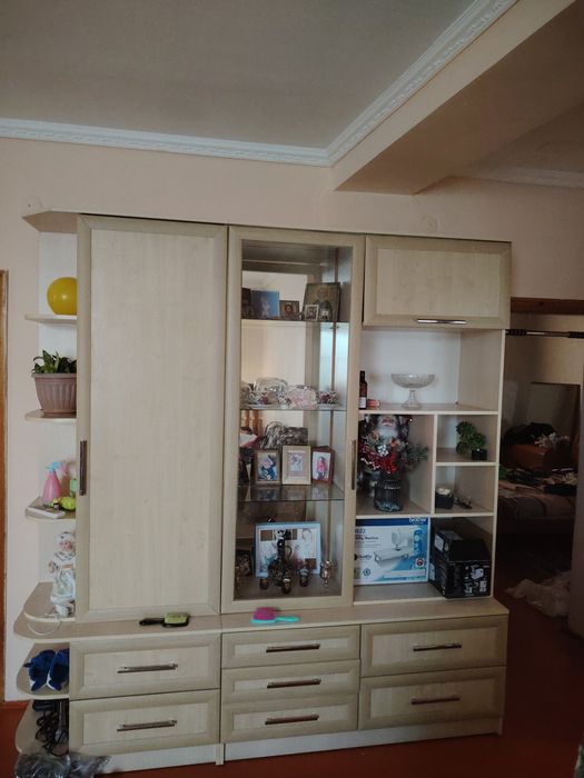 Шкаф, сервант для зала