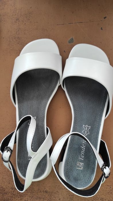 дамски обувки чисто нови