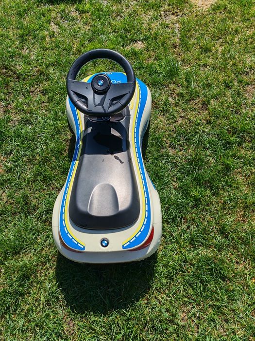 Mașina ride-on BMW