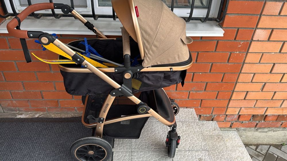 Коляска б/у, в нормальном состоянии