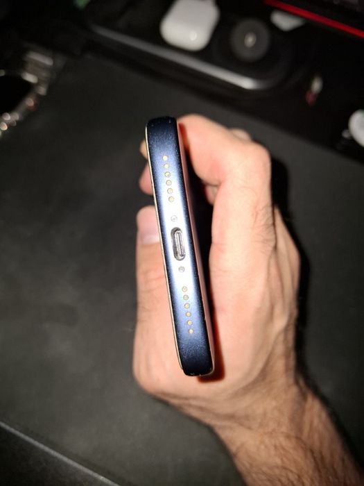 Iphone 17 pro max 256gb 98% капацитет на батерията. С документи и остатъчна гаранция до 16 октомври