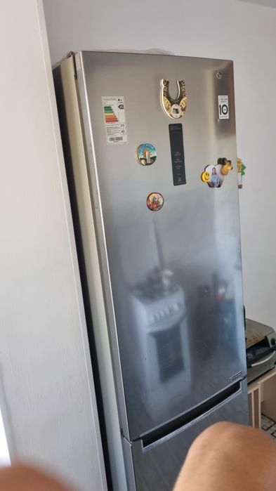Продам холодильник Лджи LG