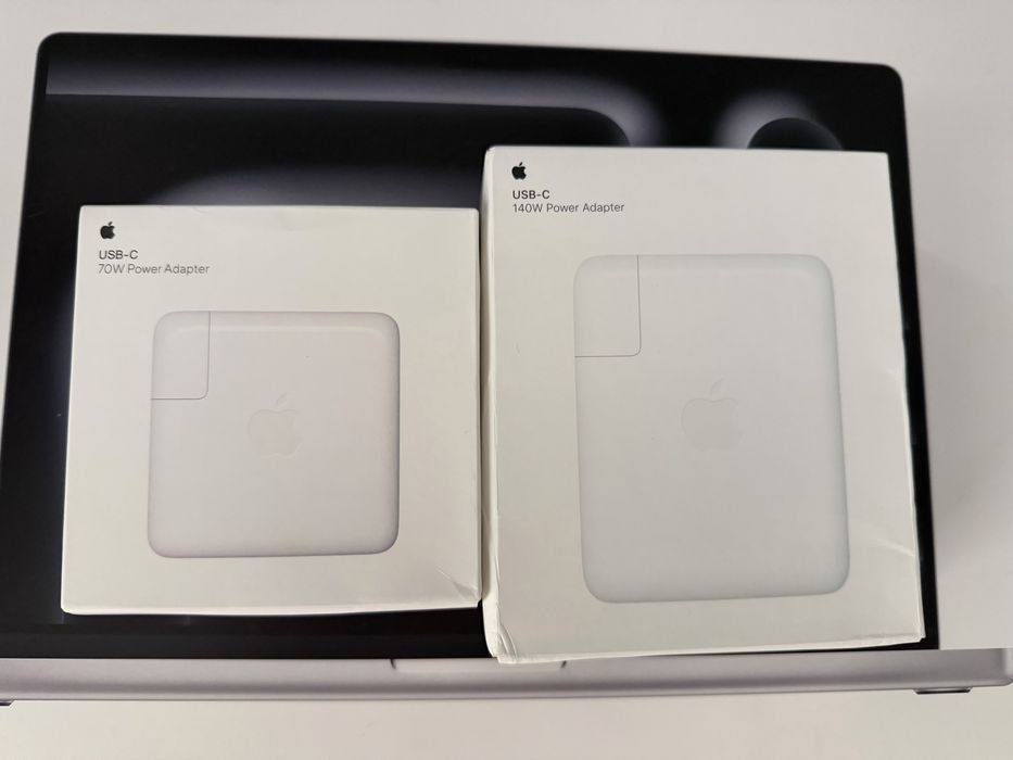 Apple incarcator / acumulator original 140 W pt macbook 16 inch**Nou