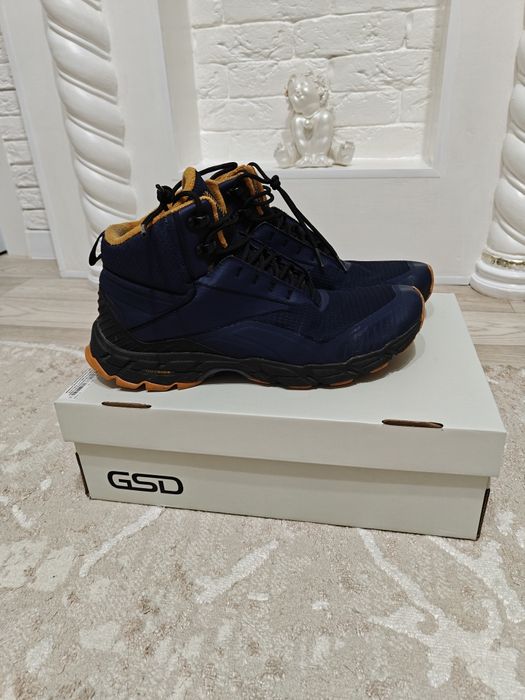 Продам мужские кросовки евро зима- осень