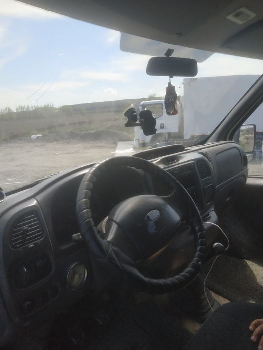 Ford sotiladi2003 zavodiskiy xolati yaxshi ishi yuq