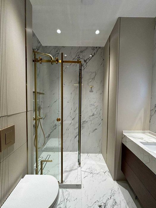 3-х комнатная 13 этаж 24 этажный дом ж.к U-Tower Евро ремонтом меб.