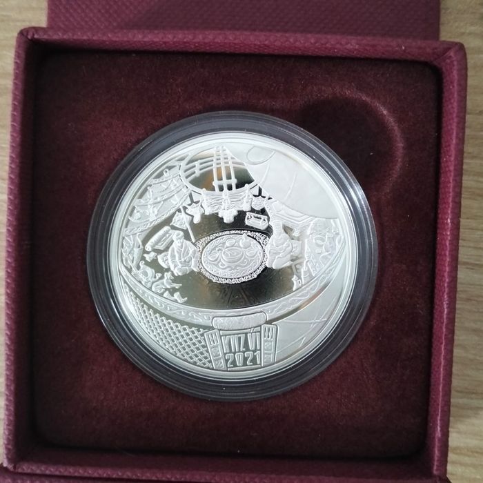 Продам монеты серебро 925° 1oz=31.1гр.