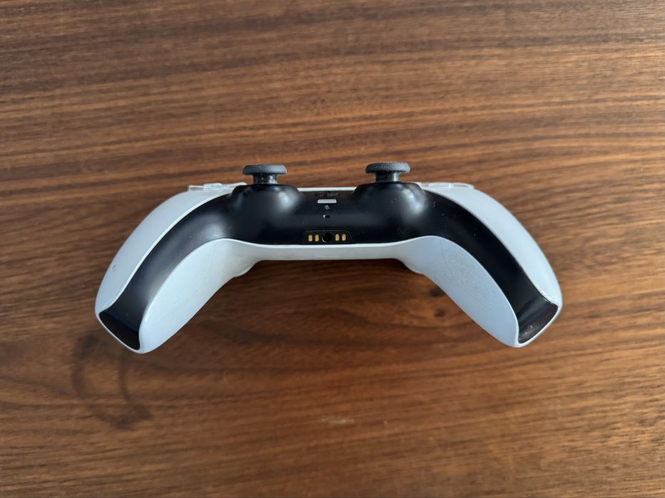 PlayStation 5 DualSense Controller – отлично състояние