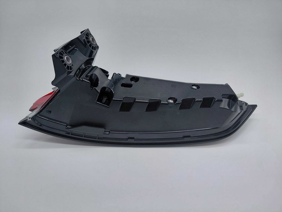 9Y0945091R Нов Ляв Стоп Porsche Cayenne 9Y 2024-