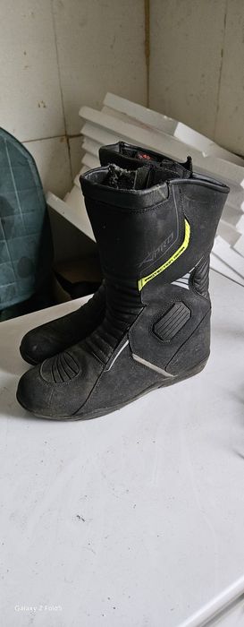 Продавам ботуши за мотор