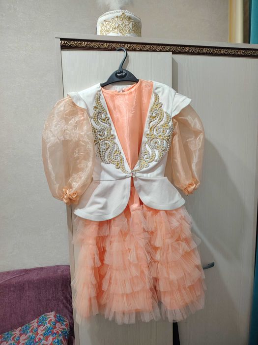 Продам платья бу