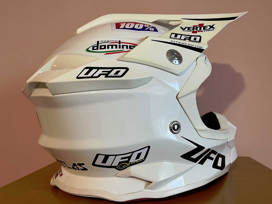 Мотокрос каска UFO Intercetor