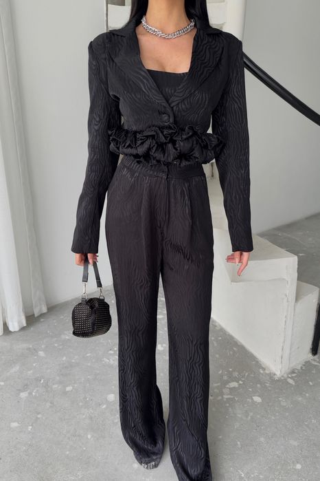 Дамски черен костюм от 3 части – сако, топ и широк панталон