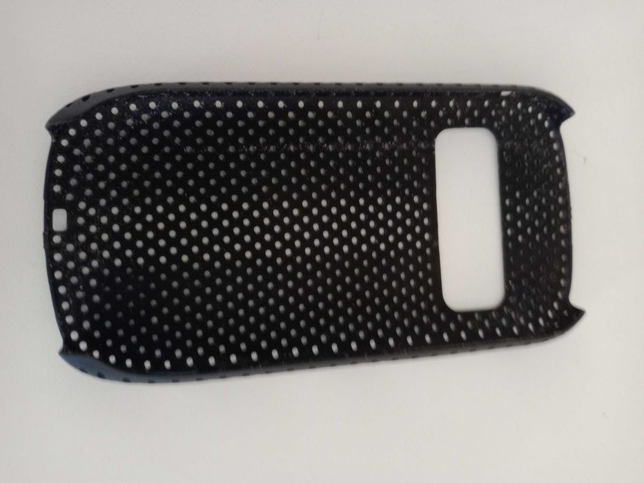 Продавам NOKIA -C7 +много екстри към  нея - подаръци
