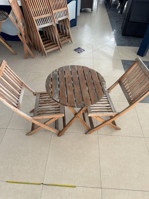 Дървени кръгли маси