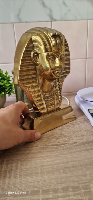 Месингова статоетка/бюст  на Тутанкамон