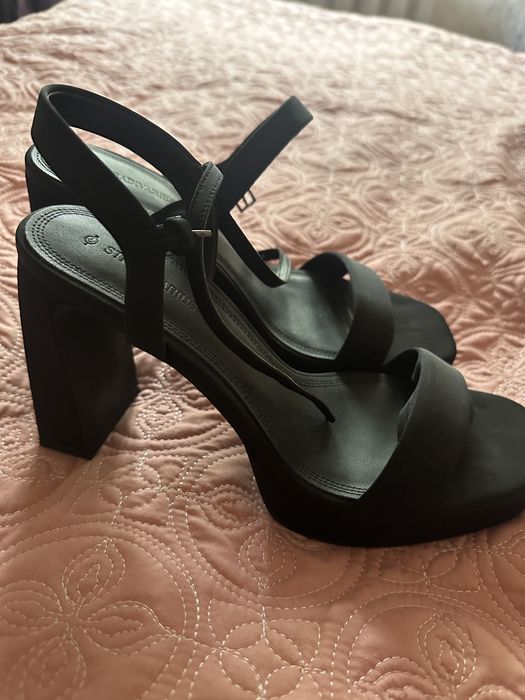 Туфли черные Stradivarius