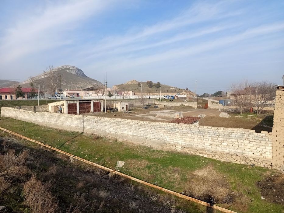 0.6сотик ер участка  сотилади уй жой куриш учун кадастр ордери  бор