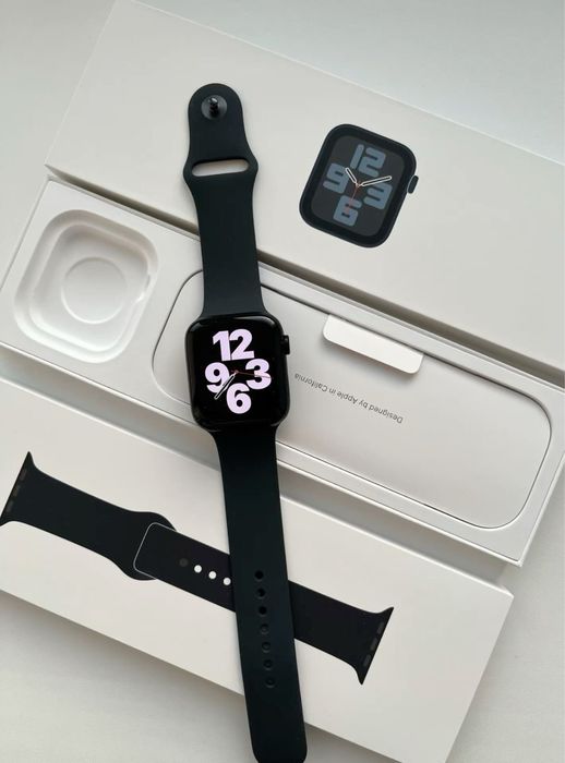 Продам Apple Watch Se2 40mm