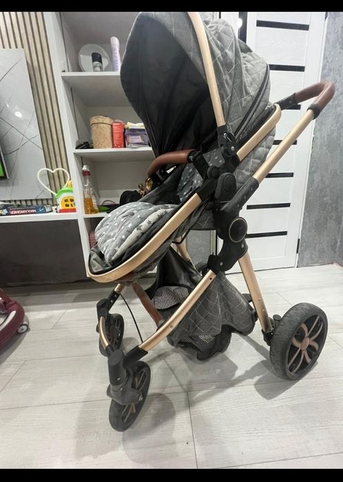 Продаёт коляска 20000тг
