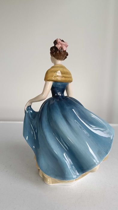 Royal Doulton , "Melanie" , колекционерска, порцеланова статуетка.