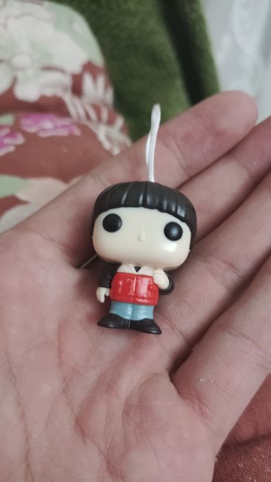 Продаю Уийла киндер игрушка