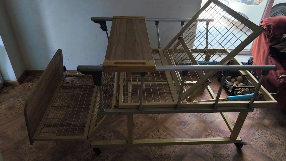 Медицинская кровать