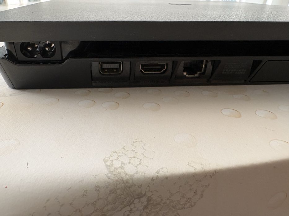 playstation 4 slim