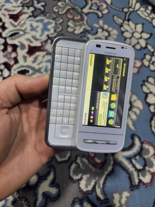 Nokia c6.00 white sotladi